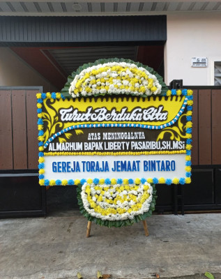 Papan Bunga Duka di Bondifuar
